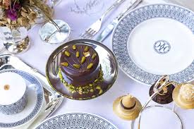 Lezzeti dilden dile yayılacak, ünü asırlara taşacak lezzetlerle sizi tanıştırmaya geliyor. Kandilli Pastanesi Luxury Patisserie Deneyimini Royal Afternoon Tea Box Ile Evlere Tasiyor Favori Lezzetler