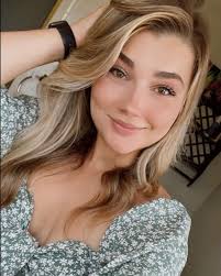 We welcome Candice Goodrich to The Parlour TEAM! She has been in the  industry for 16 years. Candice specializes in custom colors, cutting, 4  different types of hair extension techniques, keratin treatments