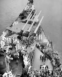 Japanese Surrender Ceremony Aboard 16 In Battleship Uss Missouri Tokyo Bay 2 September 1945 Navire De Guerre Cuirasse Guerre Mondiale