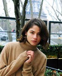 Benim Suratim Zaten Kucuk Bide Gozlukle Urasmak Istemiyorum Kaybolan Bi Surat Yok Ya Gerek Yok Um French Haircut Bob Haircut For Round Face Short Hair Styles
