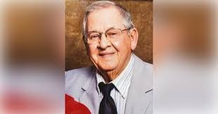 Dean Schmidt's Instagram, Twitter & Facebook