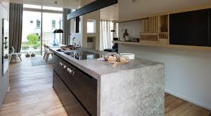 Schreinerkuche 3 Grunde Warum Du Mehr Design In Der Kuche Wagen Solltest Moderne Weisse Kuchen Kuche Kuche Einrichten