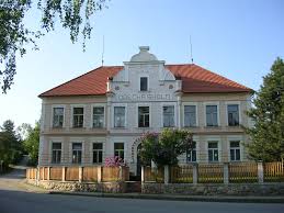 Kredit umožní i stahování neomezenou rychlostí. Soubor Petroupim Obecna Skola Jpg Wikipedie