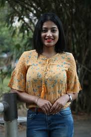 However, its handloom make gives it a unique texture and look. Actress Anjali Nair Photos Nedunalvaadai Success Meet New Movie Posters