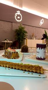 ديكورات شبابية لواجهة مطعم