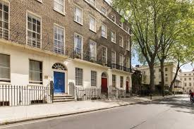 Save on popular hotels by premier inn in london. Astor Museum Inn London 2021 Prices Reviews Hostelworld