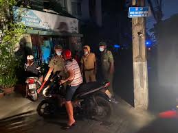 Một đám cháy lớn xuất phát từ căn nhà trong hẻm 47 đường lạc long quân, quận 11, tp.hcm khiến 8 người bị mắc kẹt và tử vong. Fhvsnf7tkftfum