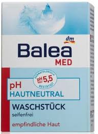 Aplicati produsul, spalati si clatiti cu multa apa. Balea Med Sapun