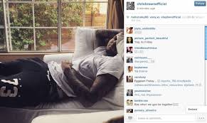 Rihanna tweets picture of chris brown on bed. Chris Brown Gawker