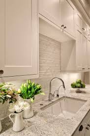 white kitchen! backsplash (creamy white