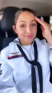 Jennifer Caris's Instagram, Twitter & Facebook