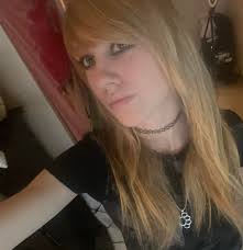 Does anyone know why Emzey deleted their public Rexoim avatars? And do they  have any social media?