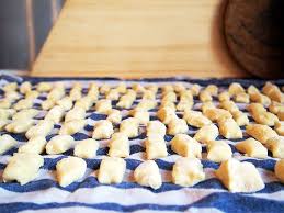 Les Gnocchi De Pomme De Terre Panais Et Topinambour Les Dents Du Bonheur Topinambour Recette Gnocchi Alimentation