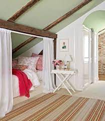 Jugendzimmer mit dachschrage maedchen lila wand sitzecke fenster. Kinderzimmer Dachschrage Einen Privatraum Erschaffen