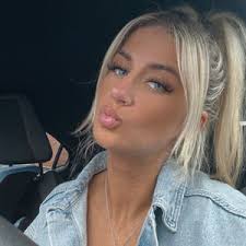 Eviee-Jane Moloney (@evieejanemoloney)