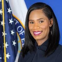 Stacey Simon's Instagram, Twitter & Facebook