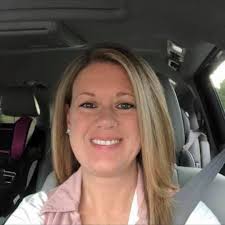 Carolyn Farabee's Instagram, Twitter & Facebook