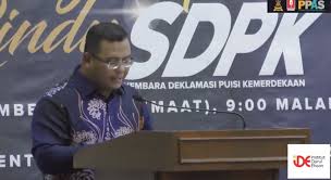 Kawasan ni dah macam hidden camera show dah ni. Deklamasi Sajak Benteng Waja Karya A Samad Said Suara