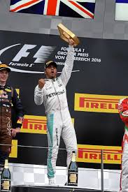 Formula 1 rolex magyar nagydíj 2021. Lewis Hamilton Alzando Su Trofeo En Austria Marca Com