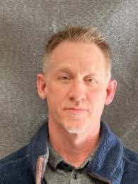 Darcy Clifton's Instagram, Twitter & Facebook