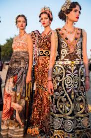 Dolce Gabbana Alta Moda Sartoria Fall Winter 2019 20 Dolce Gabbana Alta Moda Autumn Winter 2019 Couture Fashion Dolce Gabbana Dress Autumn Fashion Women