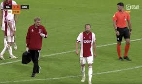 The central defender feels good under the circumstances and was at sportpark de toekomst on. Daley Blind Collapses In Friendly As Ajax Defender S Heart Problems Return Express Digest
