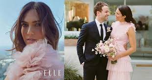 And their story is far from the retro flashbacks on her tv show. Mandy Moore Opens Up About Meeting Husband Taylor Goldsmith Elle Australia