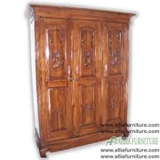 Lemari pakaian 3 pintu sliding dengan model minimalis membuat ruangan lebih luas. Lemari Pakaian Kayu Jati 3 Pintu Kecil Allia Furniture