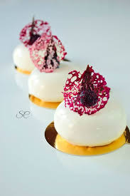 Pourquoi Stone Le Monde Est Stone Non Il Ne S Agit Que Du Nom Du Moule De La Marque Silikomart Qui Est Large Patisserie Gateaux Et Desserts Idee Patisserie