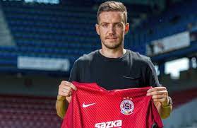 Born 18 may 1989) is a romanian professional footballer who plays for liga i club cfr cluj and the romania national team. Oficial Alex Chipciu A Fost Prezentat La Noua EchipÄƒ Prima DeclaraÈ›ie A Romanului