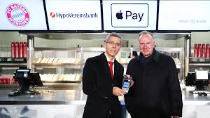 Mitarbeiter beim portal und an artikeln über münchen sind immer herzlich willkommen. Fc Bayern Munchen Hypovereinsbank Bringt Apple Pay In Die Allianz Arena