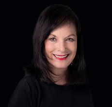 Masquerade: Circle, California Writers, Murray, Jacqui, Homicz, Sandra,  Chun, Suzanne W., Lahr, Annette, Berkman, Kiana, Vaccaro, Stephanie,  Jackson, Steven G., Perrin, Thomas, Hansen, Marilyn: 9798564474733:  Amazon.com: Books