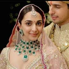 Green Kiara Necklace and Earrings