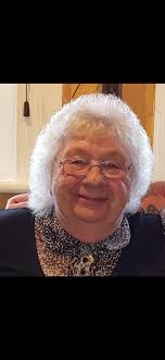 How to create a photo of a deceased person with a living person?