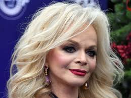 В дискографии певицы 28 студийных альбомов. Oval Lica Podtyanulsya Lishnyaya Kozha Isparilas Morshin Net Doktor Obyasnil Kak Larisa Dolina Vernula Molodost Kp Ru