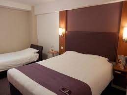 Walk to the end of the road, passing the metro bank, cross. Family Room Picture Of Premier Inn London Kensington Earl S Court Hotel Tripadvisor