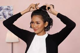 This fun, easy going style is perfect for those with a busy lifestyle who want a low maintenance but tips for short curly hairstyles. Hairstyles For Short Curly Hair That Filipinas Will Love