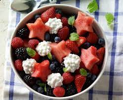 Watermelon Berry Salad Recipe With Cottage Cheese Daisy Brand Recipe Summer Grill Recipes Cottage Cheese And Fruit Fruit Smoothie Recipes