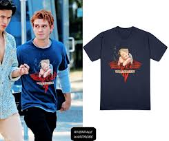 Kj apa, 23, and model girlfriend clara berry, 27, have a baby on the way! Riverdale Wardrobe Instagram Kj S Van Halen Baby Tee