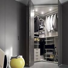 Der Novamobili Alfa Ist Ein Moderner Eckkleiderschrank Der Immer Individuell Fur Ihren Wohnraum Geplant Wird Eck Eckkleiderschrank Eckschrank Kleiderschrank