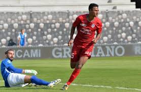 $1.32m * jan 18, 1997 in almere, netherlands Arsenal Are Chasing Behind The Dutch Wonder Kid