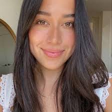 Ashley Pomeroy's Instagram, Twitter & Facebook