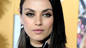 Имя при рождении — миле́на ма́рковна ку́нис (укр. Mila Kunis Abnehmen Fur Ashton Kutcher Gala De