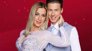 Valentin lusin is at mmc studios köln gmbh. Let S Dance 2018 Charlotte Wurdig Und Valentin Lusin Scheiden In Show 6 Aus