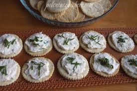Baccalà cotto in infuso di latte e zenzero su guazzetto salato al cocco e tarallo aromatizzato alla cipolla rossa di acquaviva. Crostini Con Baccala Mantecato Polenta E Zucchero