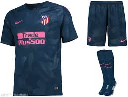 You can customise the jersey by printing your own name and the offical number of the club. R4m4n7lonft5rm