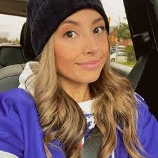 Nicole Rocha's Instagram, Twitter & Facebook