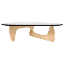A noguchi style coffee table combines art and function in a modern interior for your living room, family room or formal area. Isamu Noguchi Style In 50 Coffee Table At 1stdibs