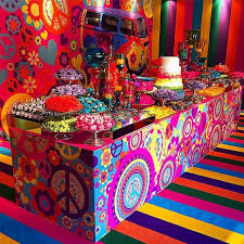 Daniel Machado Cruz On Instagram Saladedoces Mesadedoces Doces Chocolate Lovenpeace Peacenlove Colo Hippie Birthday Party Hippie Party Hippie Birthday