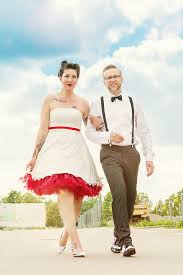 The viva las vegas rockabilly weekend is now in its 23rd year and goes from strength to strength, attracting over 20,000 people. Tolles Rockabilly Hochzeitspaar Die Beiden Haben Kurz Nach Dem Styled Shoot Zur Rockabilly Hochzeit Ubrigens Wirklich Rockabilly Hochzeit Hochzeit Rockabilly